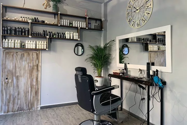 Tocador de Las Tablas con productos